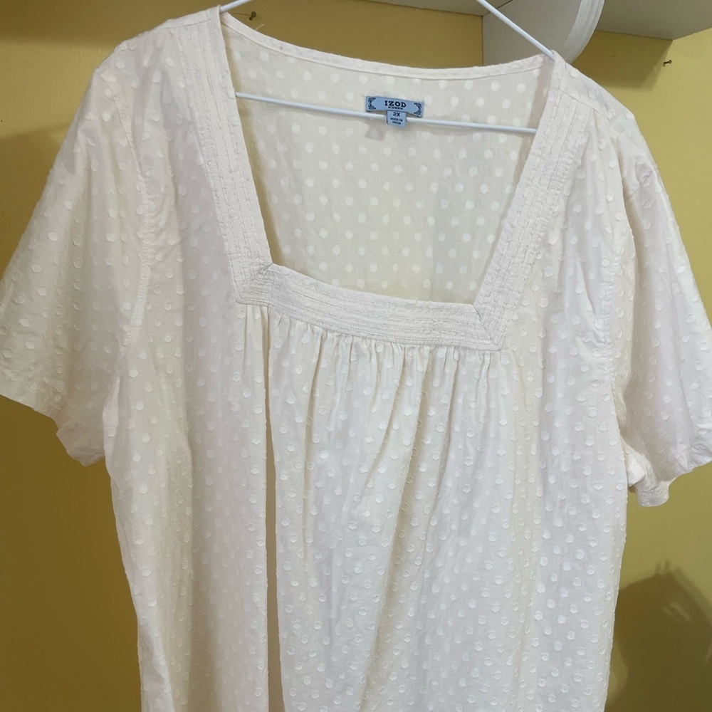Izod Cream colored raised dots details in Plus Size 2X 100% cotton